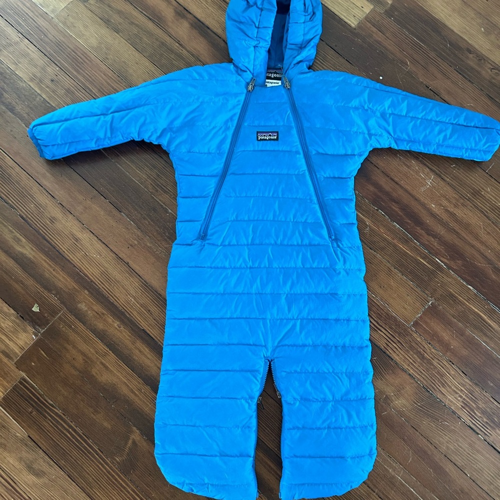 Patagonia down bunting 6 mo like new